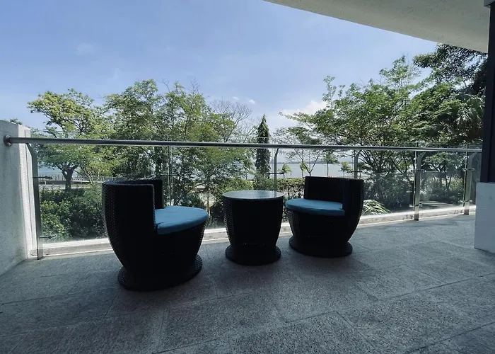 B.Suites 21