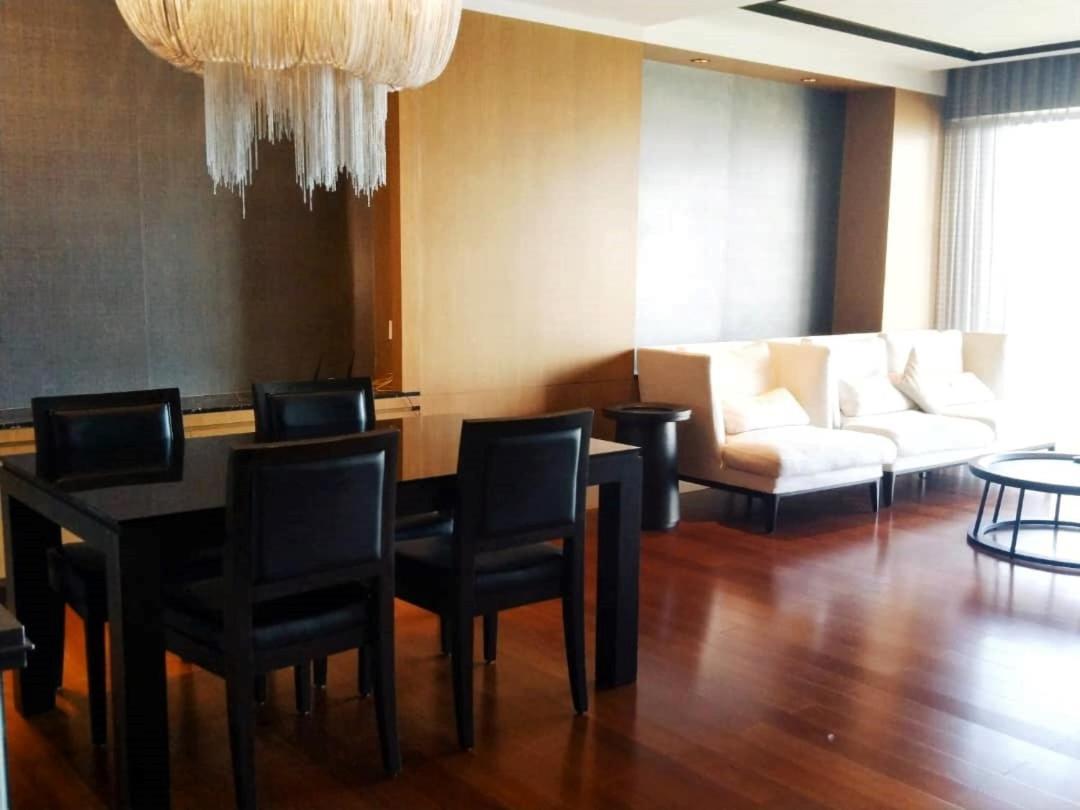 B.suites 21 *